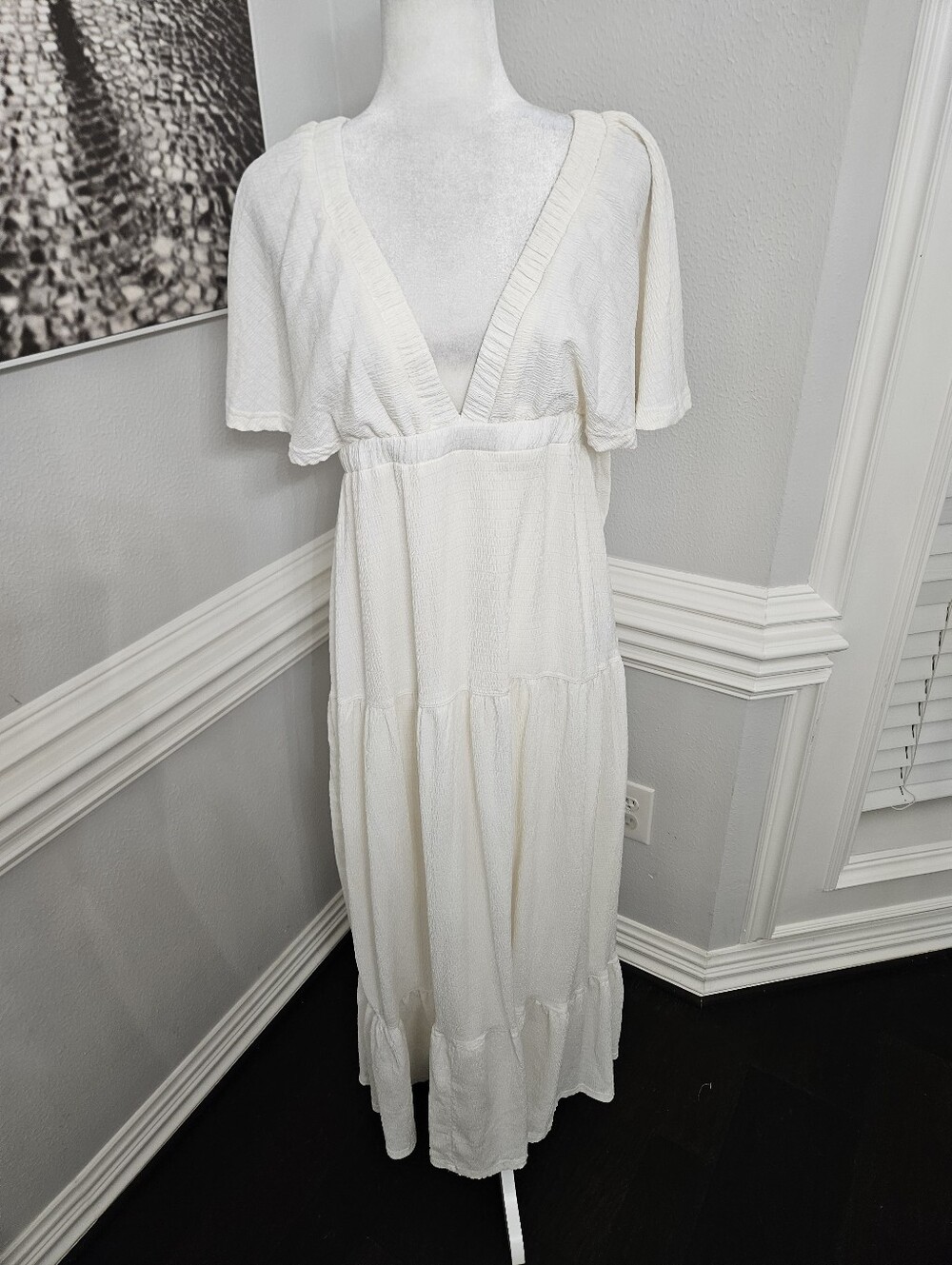 Flowy Off White V-Neck Tiered Maxi Dress Size Large NWOT - Picture 2 of 8